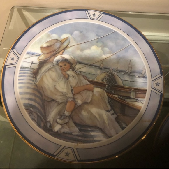 Authentic Vintage Trisha Romance Bundled 2 authentic display plates - Picture 3 of 8